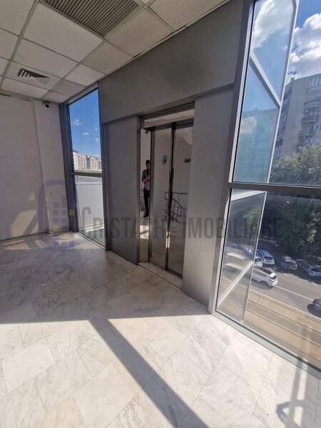 Tineretului spatiu comercial 286 mp util, comp. flexibila, et. 3/ 3, acces lift