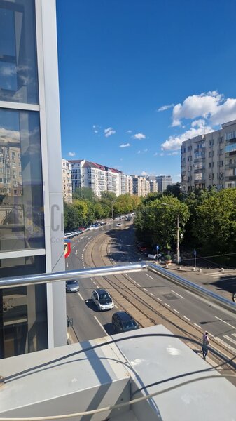 Tineretului spatiu comercial 286 mp util, comp. flexibila, et. 3/ 3, acces lift